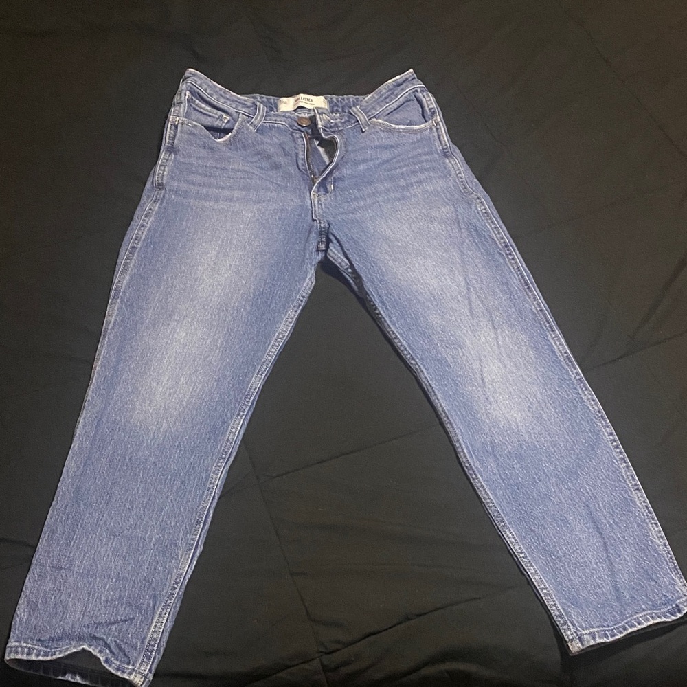 Hollister Women's Straight Leg Jeans in Medium Blue
